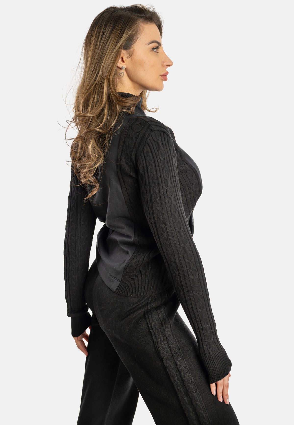 F4WENEA_N_05.jpg