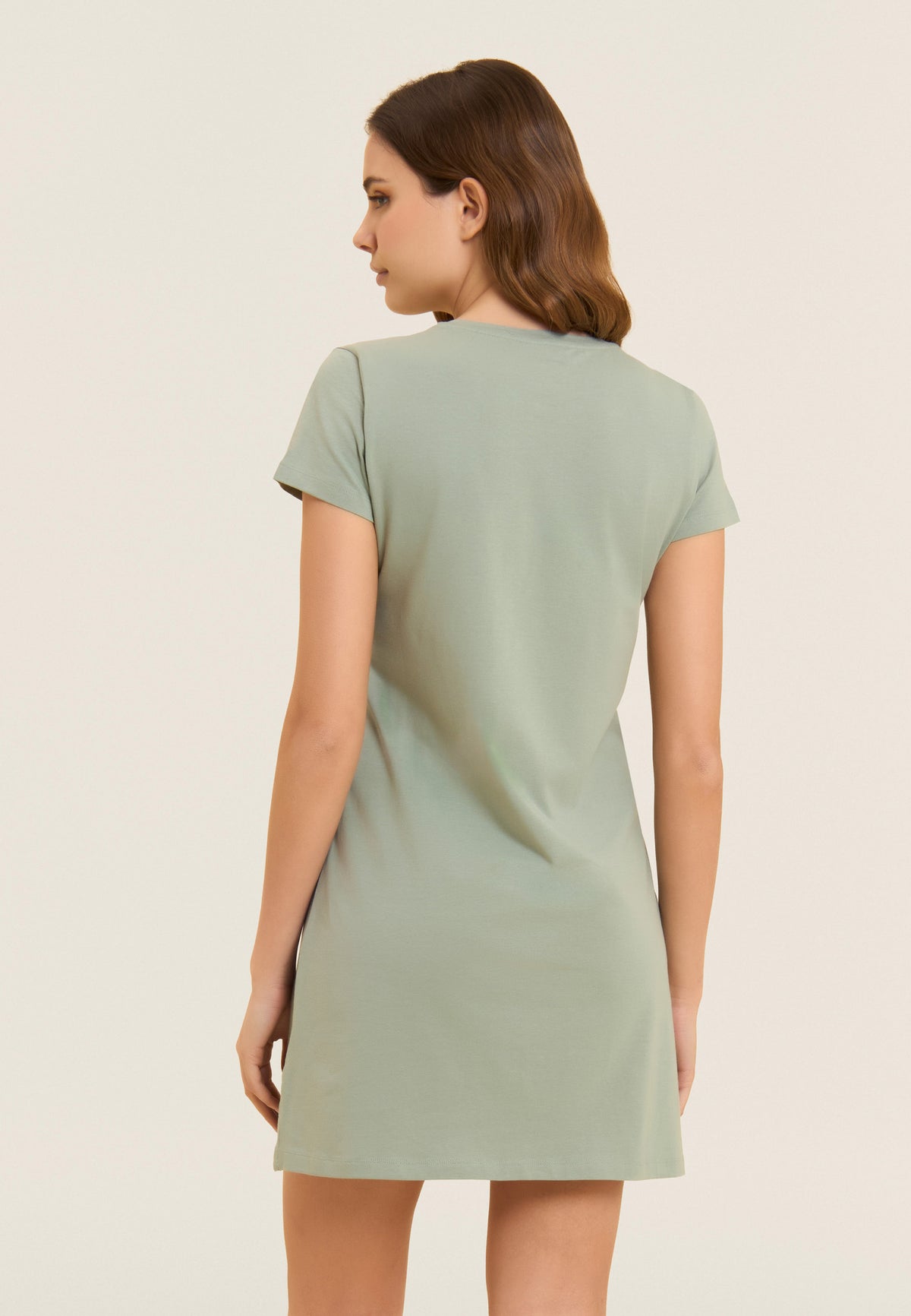 S26WCRD1_V96-_Model_back_half.jpg