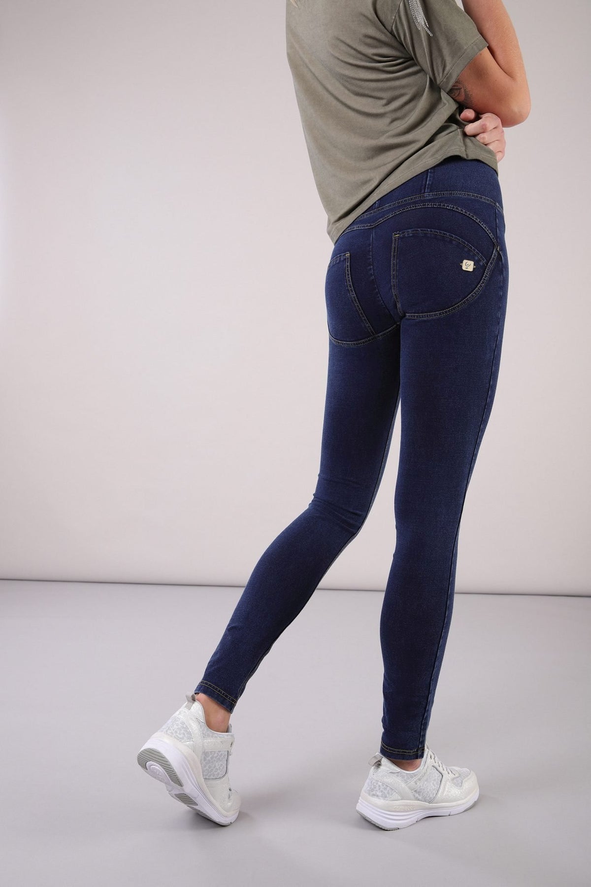 FREDDY WR.UP® Shaping Pants | Dark Jeans - Yellow Seams